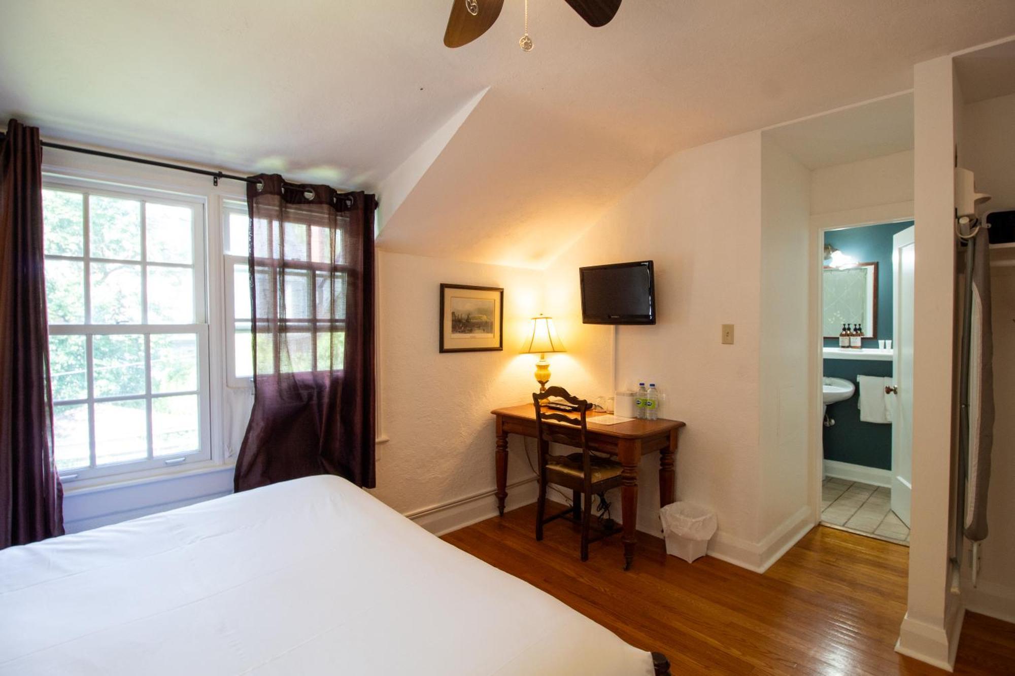 Hochelaga Inn Kingston Habitación foto