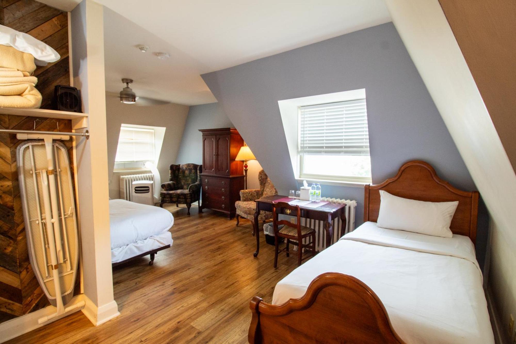 Hochelaga Inn Kingston Habitación foto